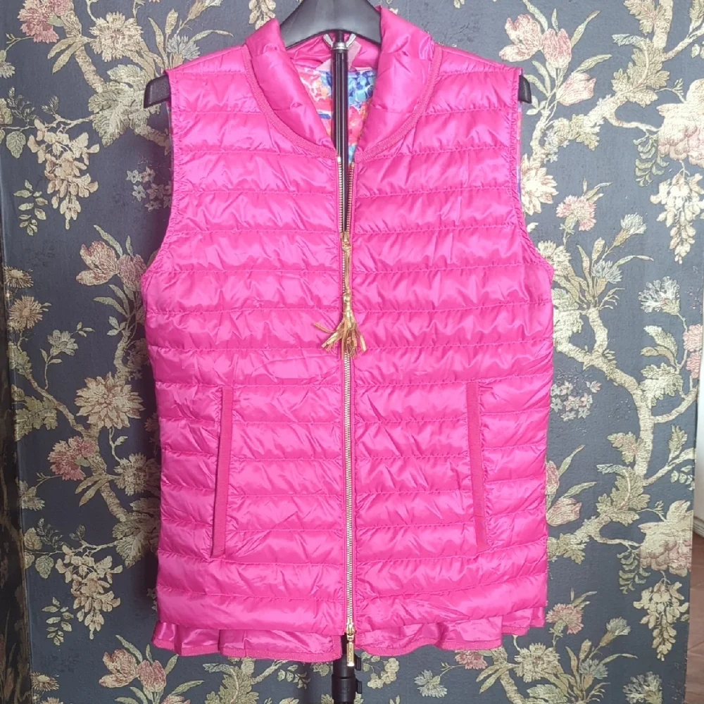 Lilly Pulitzer Cora Hot Pink Puffer Vest Size Women's Medium - Picture 3 of 7